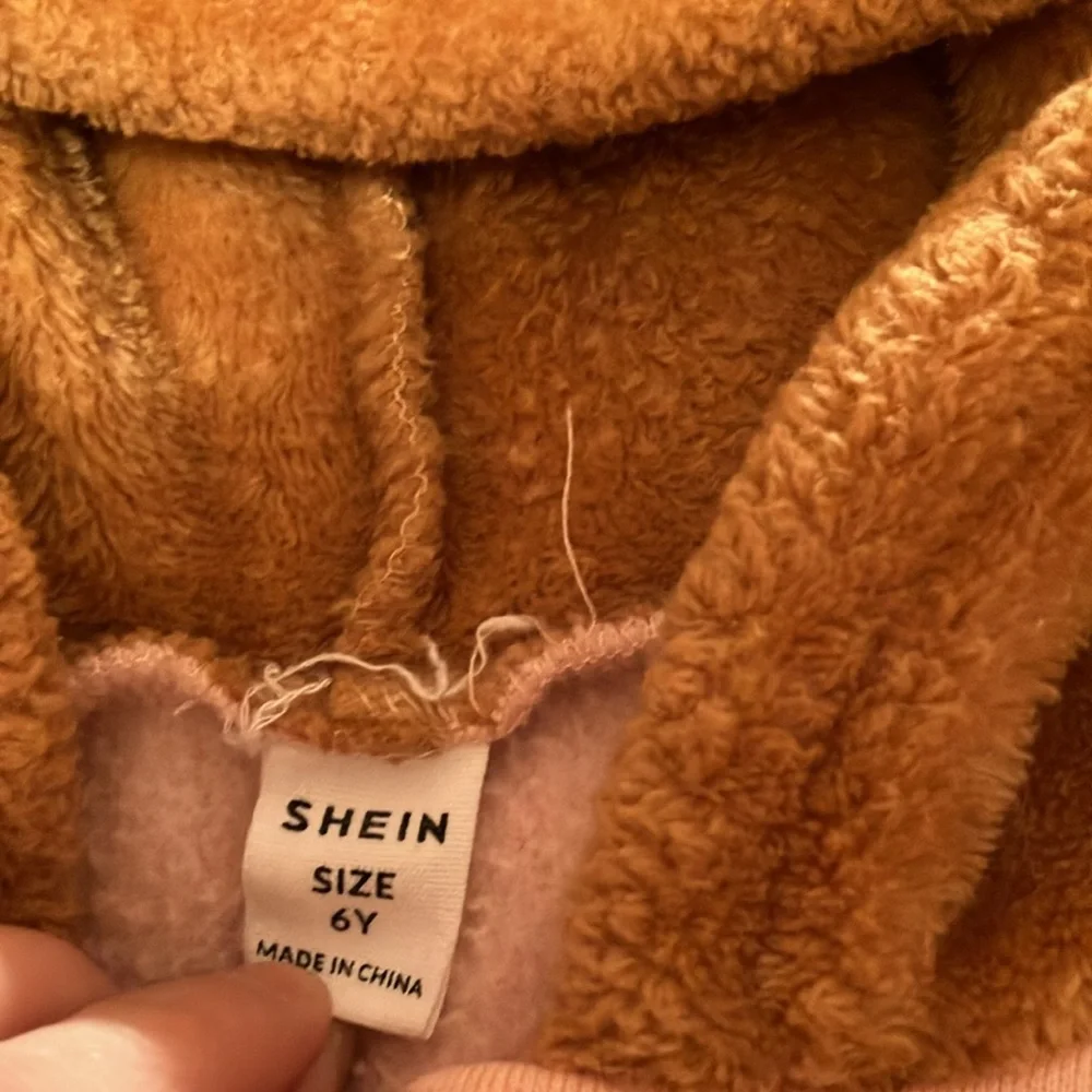 SHEIN Teddy Bear Sweats Outfit - Picture 4 of 10